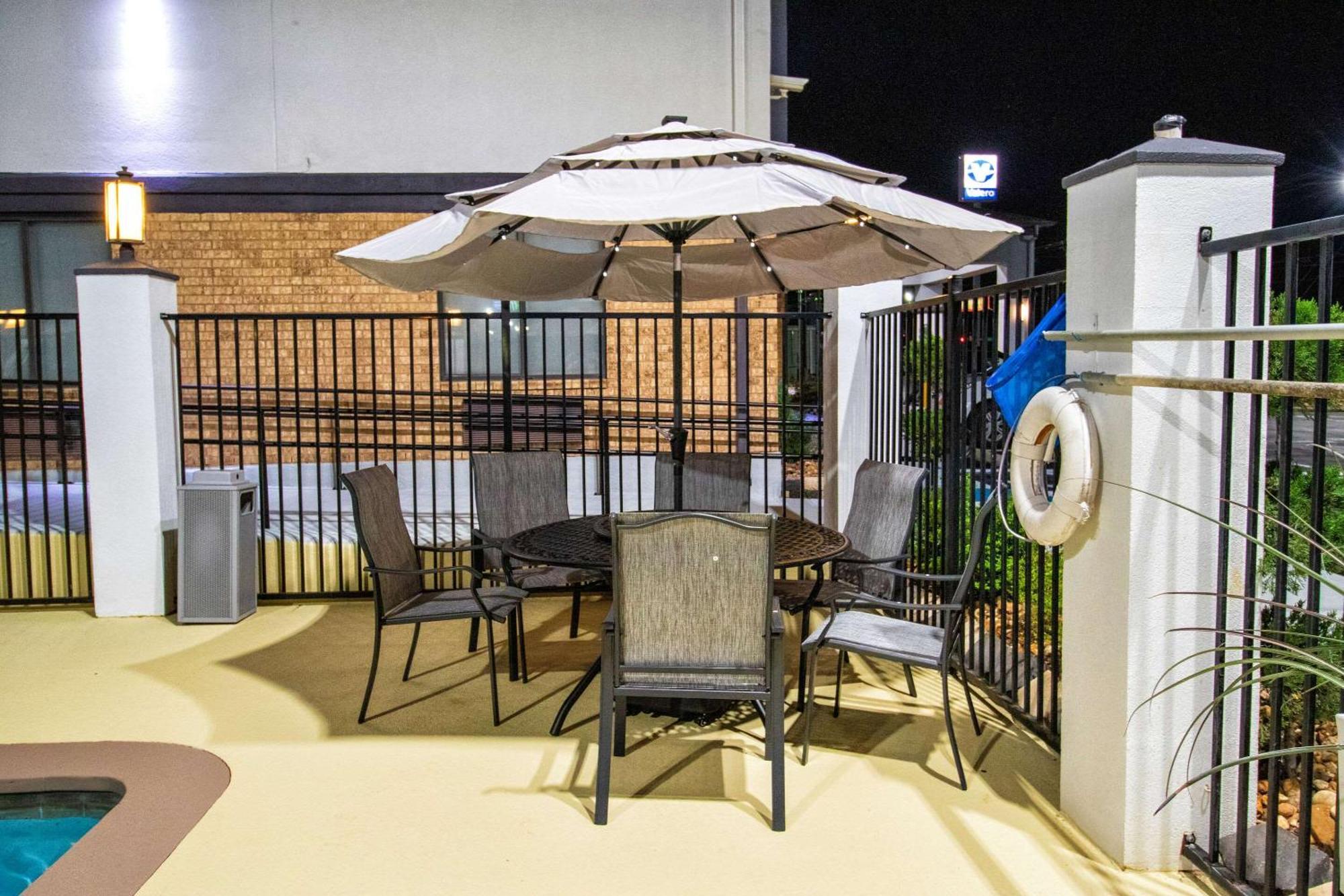 Best Western Plus Schulenburg Inn & Suites Eksteriør billede