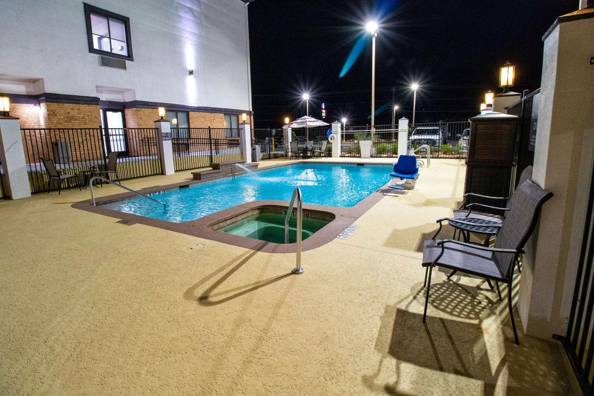 Best Western Plus Schulenburg Inn & Suites Eksteriør billede